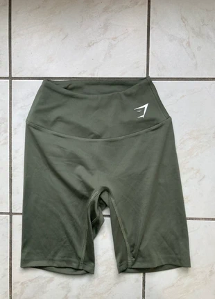 Short Gymshark taille S couleur vert kaki, marca: Gymshark, estado: Muito bom, tamanho: S / 36 / 8, €14.00, €15.40 inclui Proteção do Comprador Pro