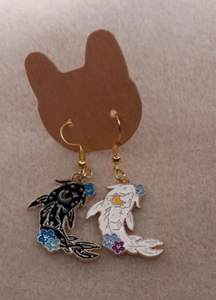 Boucles d'oreilles asymétriques Koï noire et blanches, brand: Fait Main, condition: New with tags, €6.00, €7.00 includes Buyer Protection