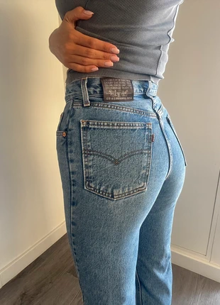 Jeans americani Levi’s 881 Taglia 40 italiana Vintage Lavaggio medio Nuovo senza cartellino, brand: Levi's, condizioni: Nuovo senza cartellino, taglia: S / IT 40 / EU 36, €35.00, €37.45 include la Protezione acquisti