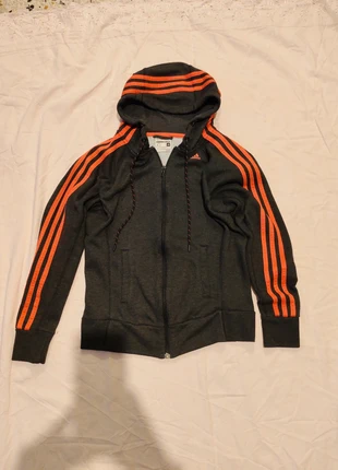 Veste à capuche Adidas Essentials Climalite, marca: Essentials, estado: Muito bom, tamanho: XS / 34 / 6, €10.00, €11.20 inclui Proteção do Comprador