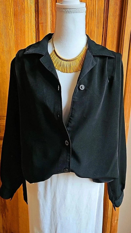 Blouse vintage femme noire epaulettes