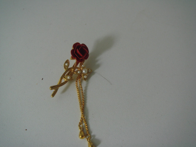 broche motif rose 6cm x 2 cm 1