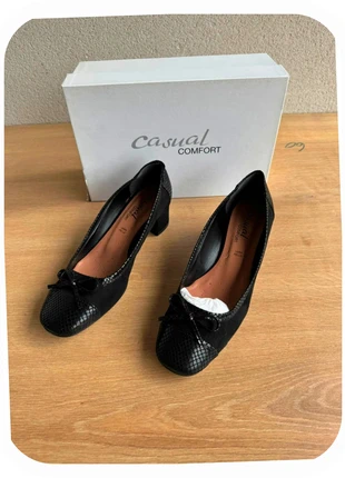 Escarpins noirs Casual Comfort Made in Italy taille 38 – Neufs en boîte d’origine, merk: Casual Comfort, staat: Nieuw zonder prijskaartje, maat: 38, € 16,00, € 17,50 inclusief Kopersbescherming