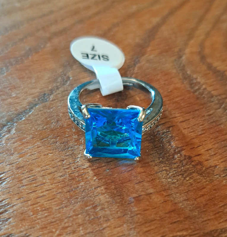 Large blue rhinestone ring size 7 2