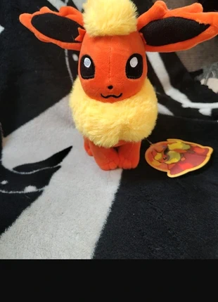 Evoli Evolution Flamara Kuscheltier Plüschtier Pokémon, merk: Pokémon, staat: Goed, maat: Universeel, € 5,00, € 5,95 inclusief Kopersbescherming