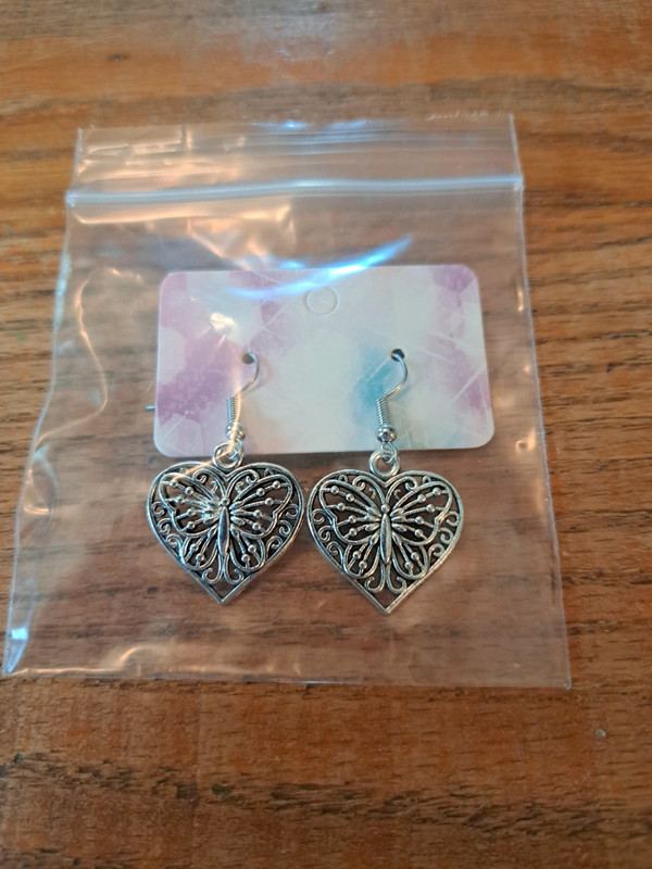 Silver heart earrings with butterflies 3