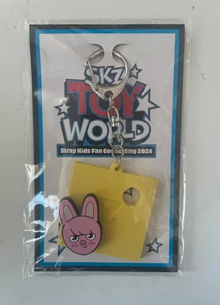 SKZ Toy world - Stray kids fan connecting 2024 japan MD - Keyring Dwaekki Changbin, état: Très bon état, 15,00 €, 16,45 € Protection acheteurs (Pro) incluse