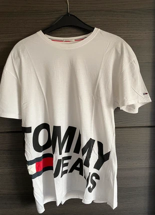 T-shirt Tommy Hilfiger, brand: Tommy Hilfiger, condition: Very good, size: M, €18.00, €19.60 includes Buyer Protection