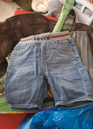 short levis taille 18mois, marque: Levi's, état: Bon état, taille: 18-24 mois / 86 cm, 4,00 €, 4,90 € Protection acheteurs incluse