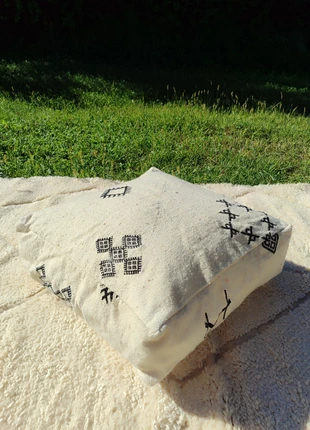 Coussin décoratif de sol avec motif berbère, marque: Fabrication Artisanale, état: Très bon état, taille: 60 x 60 cm, 109,00 €, 115,15 € Protection acheteurs (Pro) incluse