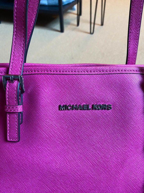 Bright pink clearance michael kors bag