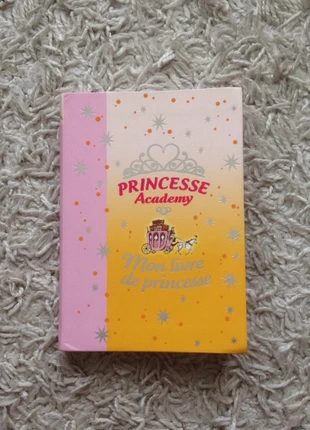 Livre princesse academy, brand: La bibliothèque Rose, condition: Good, €1.00, €1.75 includes Buyer Protection