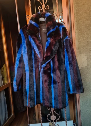 Cappotto pelliccia sintetica morbida Blu elettrico, Bordeau e nero, marque: Monki, état: Très bon état, taille: L / 40 / 12, 40,00 €, 42,70 € Protection acheteurs incluse