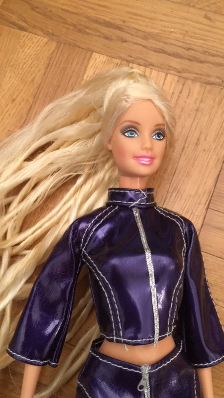 Barbie ultra chevelure 1 Barbie en multicolore