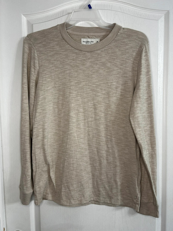 Abercrombie & Fitch Tan Soft Tee Long Sleeve Size Med.  2838 1