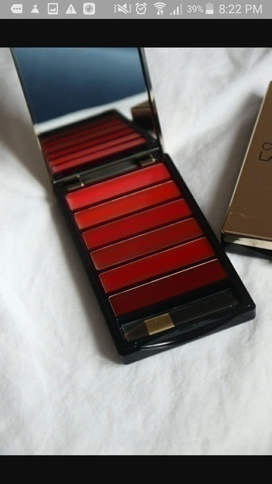 Palette lèvres L'Oréal( rouge ou nude) 1