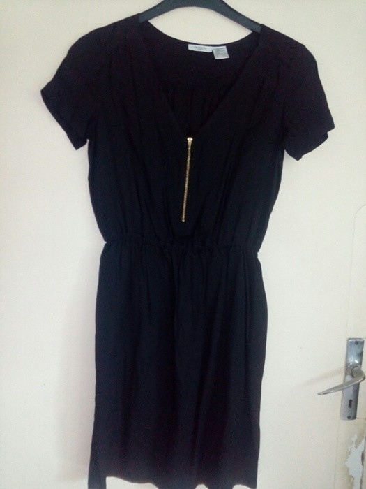 Robe noire zippée 1