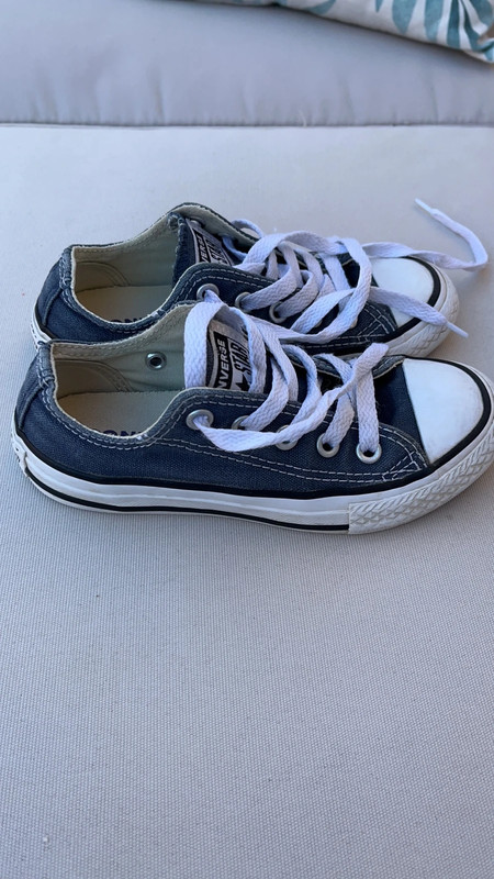 Converse niño velcro azul marino online
