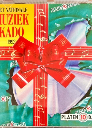 CD📀Nationale Muziekkado 1992🎶pop🎸rock🔊Patrick Bruel *The Nits*Gloria Estefan🇫🇷Cadeau de Musique 1992, staat: Heel goed, € 1,00, € 1,75 inclusief Kopersbescherming