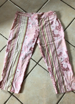 Pantacourt 3 suisses taille 40, marke: 3 Suisses, zustand: Sehr gut, größe: L / 40 / 12, 1,00 €, 1,75 € inklusive Vinted-Käuferschutz