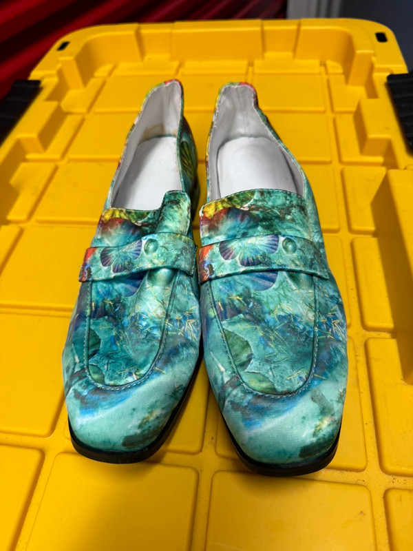 Flowers themed prints shoes 1