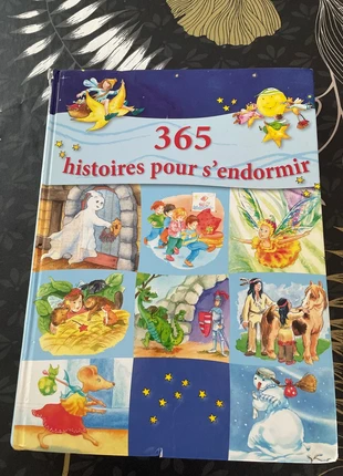 Livre 365 histoires pour s’endormir, condizioni: Ottime, €2.00, €2.80 include la Protezione acquisti