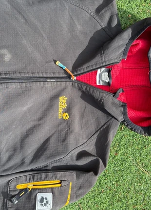 Chaqueta Jack Wolfskin Softshell Hombre/Mujer - Negra con Forro Rojo, marca: Jack Wolfskin, estado: Muy bueno, tamaño: 12 años / 152 cm, 9,55 €, 10,73 € Protección al comprador incluida