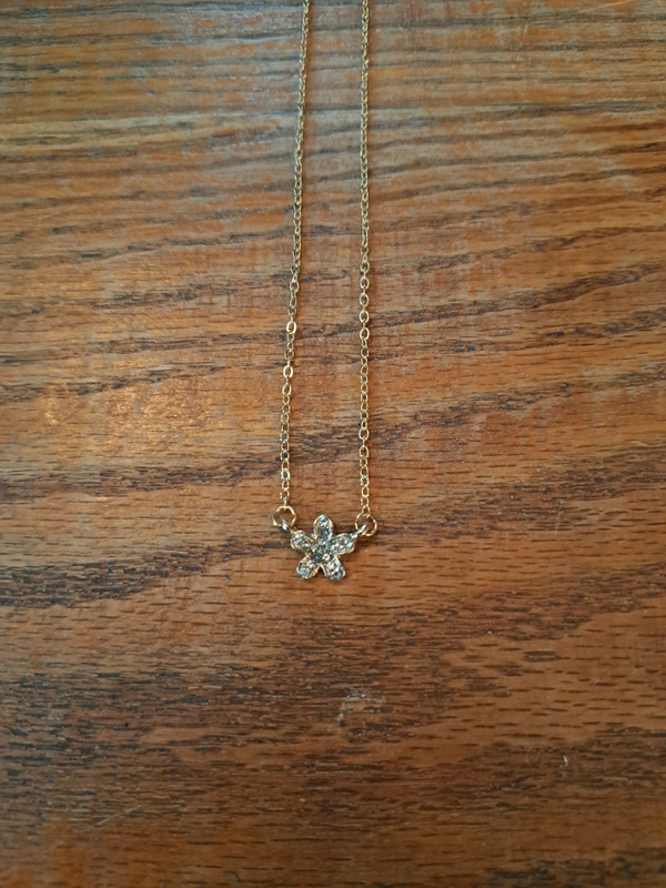 Tiny gold flower pendant necklace with rhinestones 2