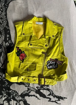 Yellow custom Gilet in ecopelle stay weird, état: Neuf sans étiquette, taille: M / 38 / 10, 9,80 €, 10,99 € Protection acheteurs incluse