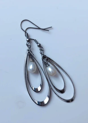 Silver tone freshwater pearl drop dangle earrings for pierced ears, brand: NO LABEL, condition: Good, £1.50, £2.28 includes Buyer Protection Pro