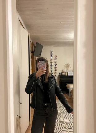 Veste Bershka S, merk: Bershka, staat: Heel goed, maat: S / 36 / 8, € 4,00, € 4,90 inclusief Kopersbescherming