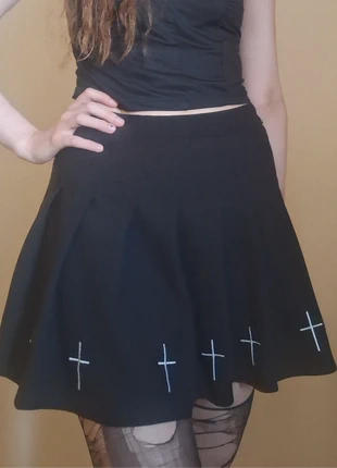 Black Tennis skirt| crosses| goth, marke: Amazon, zustand: Sehr gut, größe: S / 36 / 8, 5,00 €, 5,95 € inklusive Vinted-Käuferschutz