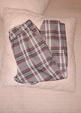 Pantaloni a righe donna. pantoufles à rayures pour femmes. pantuflas a rayas para mujer., marke: PDK, zustand: Sehr gut, größe: L / 40 / 12, 5,00 €, 5,95 € inklusive Vinted-Käuferschutz