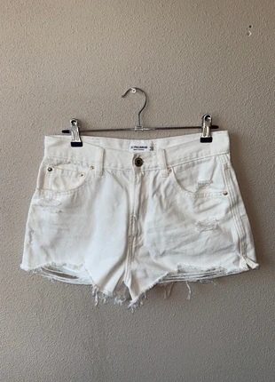 Witte short van Pull&Bear, marque: Pull & Bear, état: Neuf sans étiquette, taille: M / 38 / 10, 5,00 €, 5,95 € Protection acheteurs incluse