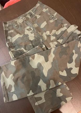 Cargo militaire, marque: Bershka, état: Bon état, taille: XXS / 32 / 4, 5,00 €, 5,95 € Protection acheteurs incluse