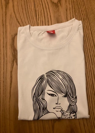 Maglietta Bianca Vintage con stampa taglia S, brand: Vintage, condizioni: Ottime, taglia: S, €5.00, €5.95 include la Protezione acquisti