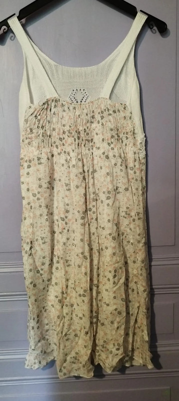 Robe blanche à petites fleurs Taille 34/36 / S 2