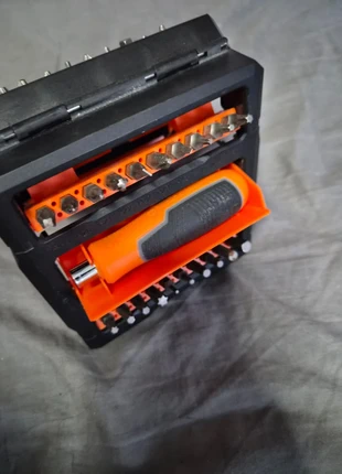Zeer nette staat set, merk: Set, staat: Heel goed, € 3,00, € 3,85 inclusief Kopersbescherming