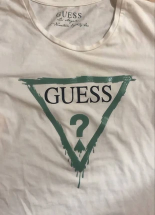 T-shirt Guess, marca: GUESS, estado: Muito bom, tamanho: S / 36 / 8, €8.00, €9.10 inclui Proteção do Comprador