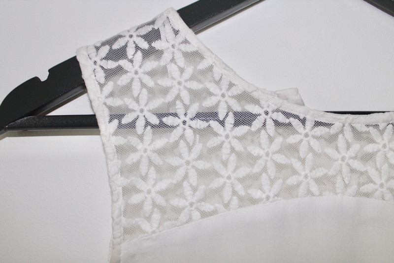 Haut blanc semi crop top motif transparent dans le dos H&M 2
