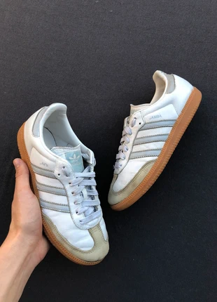 Adidas Samba blanches et bleues baskets, marque: adidas, état: Bon état, taille: 38, 30,00 €, 32,20 € Protection acheteurs incluse