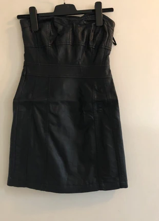 Zwart Lederlook jurkje, marca: Trend, estado: Muito bom, tamanho: XS / 34 / 6, €12.00, €13.30 inclui Proteção do Comprador