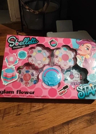 Grand coffret maquillage pour enfant, brand: Flower, condition: New with tags, size: 7 years / 122 cm, €18.00, €19.60 includes Buyer Protection