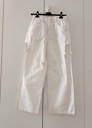 Pantaloni bianchi Bershka in denim, taglio ampio, marca: Bershka, estado: Muito bom, tamanho: XS / 34 / 6, €6.00, €7.00 inclui Proteção do Comprador