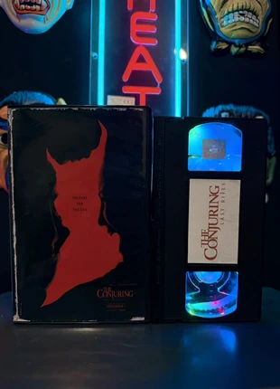 the conjuring vhs lamp light led custom halloween horror film movie tape cassette custom vintage, état: Très bon état, 12,50 €, 13,83 € Protection acheteurs incluse