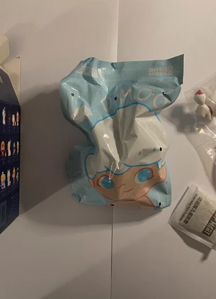 Vends figurine DIMOO (Pop Mart) - neuve, marque: POPMART, état: Neuf avec étiquette, taille: Prématuré, jusqu'à 44cm, 12,00 €, 13,30 € Protection acheteurs incluse