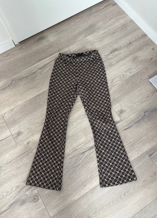 Pescara flared broek met motief – Maat M (valt als S), merk: Pescara, staat: Heel goed, maat: S / 36 / 8, € 7,99, € 9,09 inclusief Kopersbescherming