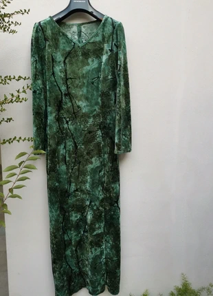 Abito lungo vellutato verde, brand: Vintage Dressing, condizioni: Ottime, taglia: M / IT 42 / EU 38, €28.00, €30.10 include la Protezione acquisti