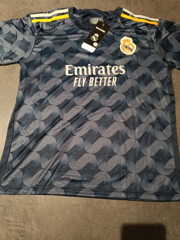 Tenue foot Real Madrid Jude Bellingham bleu. T.28 - photo numéro 2