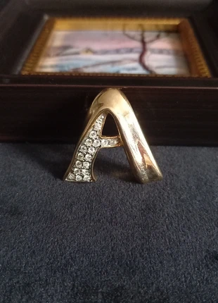Jolie broche vintage doré lettre A avec brillants incrustés, marque: Vintage Chic, état: Très bon état, 9,90 €, 11,10 € Protection acheteurs (Pro) incluse
